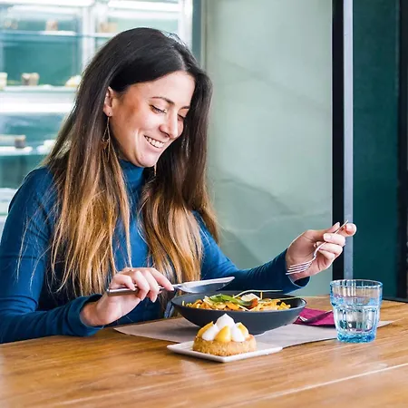 Ibis Budget Bordeaux Aeroport Otel 2*