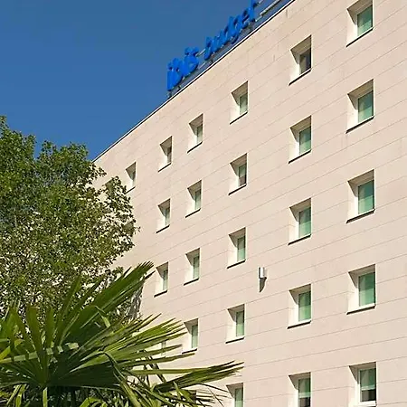 Ibis Budget Bordeaux Aéroport Hotel 2*