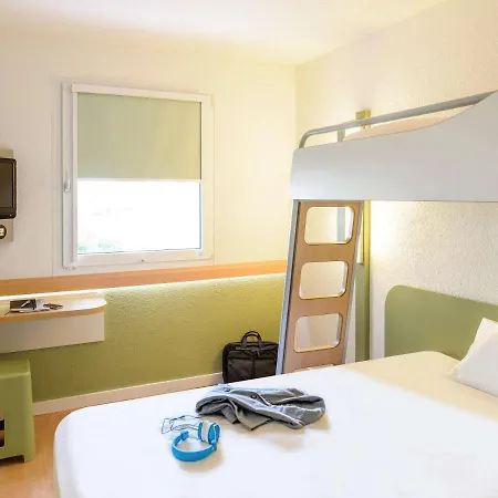 Ibis Budget Bordeaux Aeroport Готель 2*