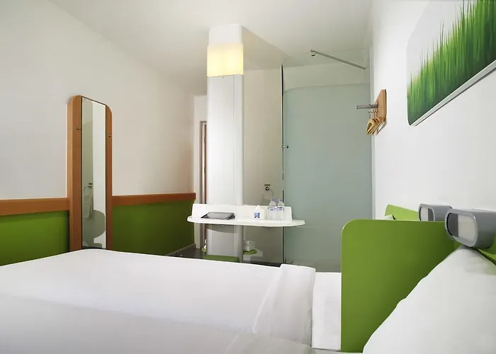 波尔多机场宜必思快捷酒店 酒店 2*